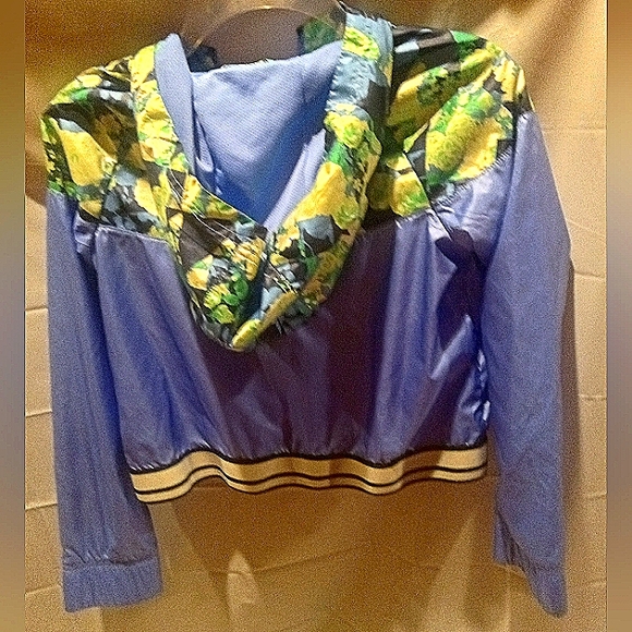 NIKE KIDS GIRLS WIND RUNNER BLUE FLORAL HOODED ZIP JACKET SZ.L - Picture 5 of 6